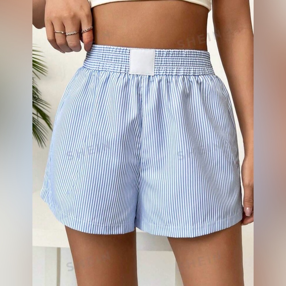 Elastic waist striped shorts
